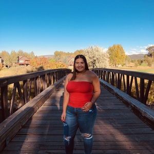 Meet your Posher, Nayeli